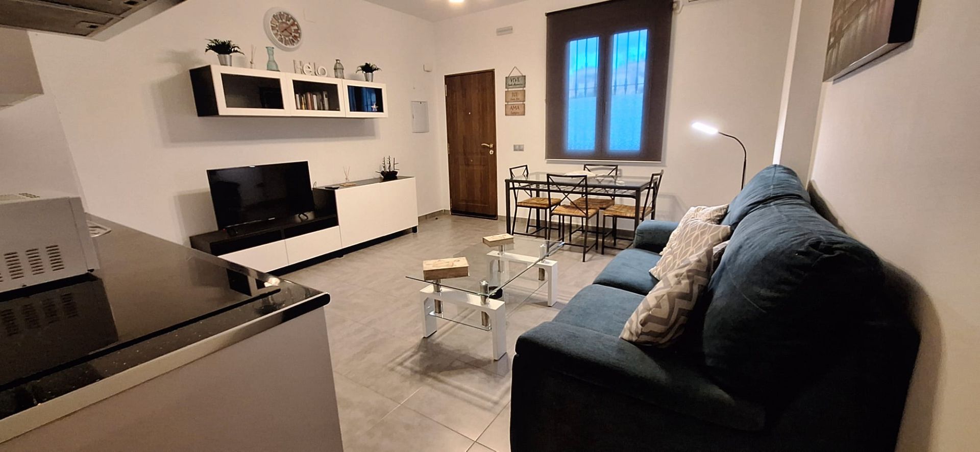 Sala d'estar de Apartament de lloguer en Rincón de la Victoria amb Aire condicionat, Moblat i Rentadora