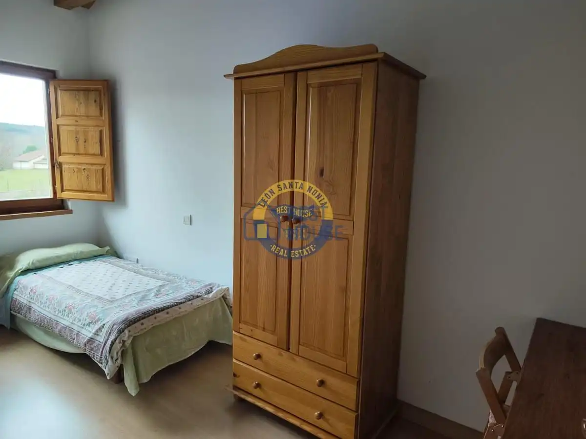 Habitación de Casa o chalet en venta en Villaquilambre con Calefacción, Jardín privado y Parquet