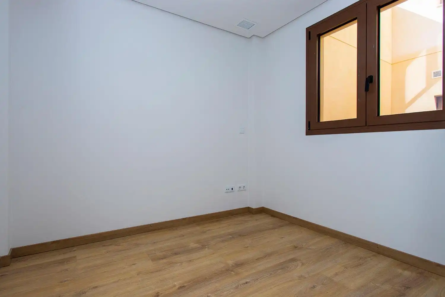 Edificio en venta en Hondón de las Nieves / El Fondó de les Neus