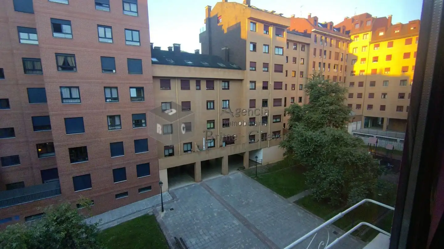 Vista exterior de Pis en venda en Vallobín - La Florida