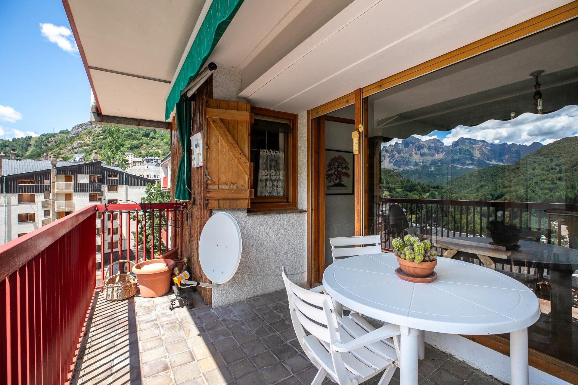 Terrace of Flat for sale in Panticosa  with Heating, Terrace and Storage room
