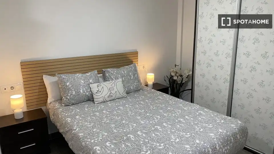 Bedroom of Study for share in Málaga  with Air Conditioner, Terrace and Furnished