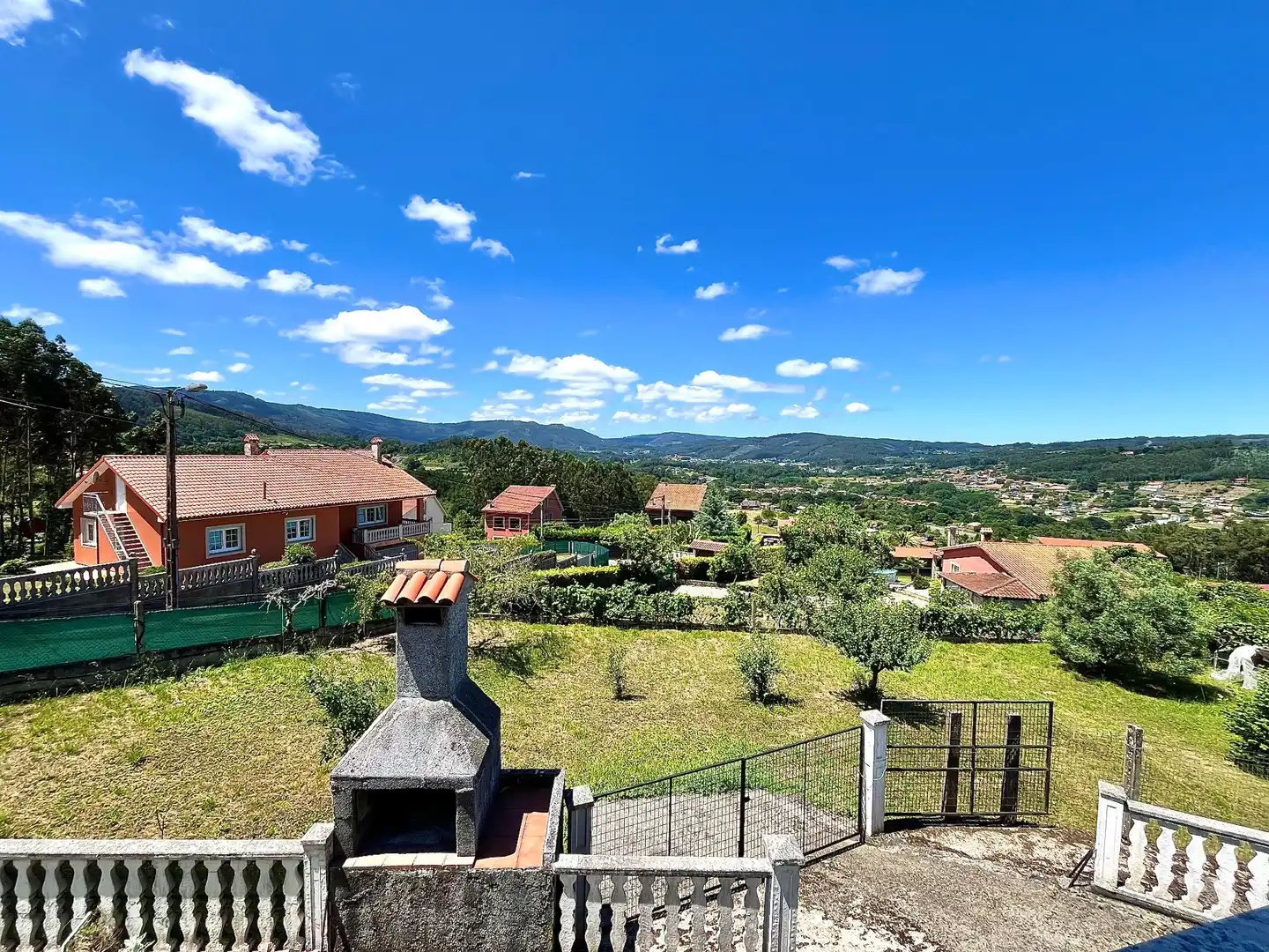 Vista exterior de Casa o chalet en venta en Cambre  con Jardín privado