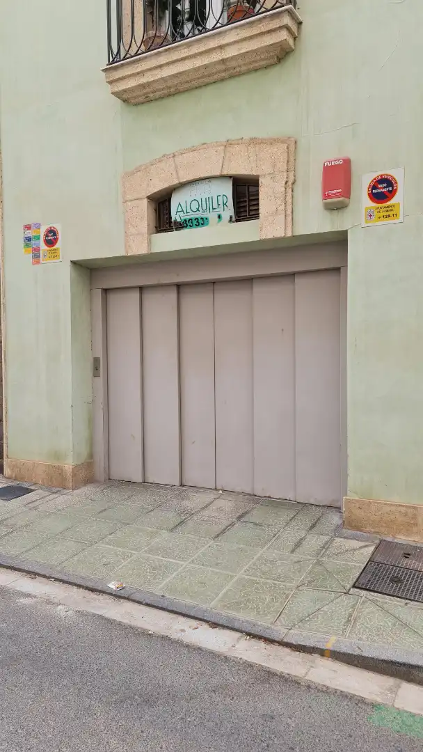 Aparcament de Pis de lloguer en Almería amb Aire condicionat i Calefacció