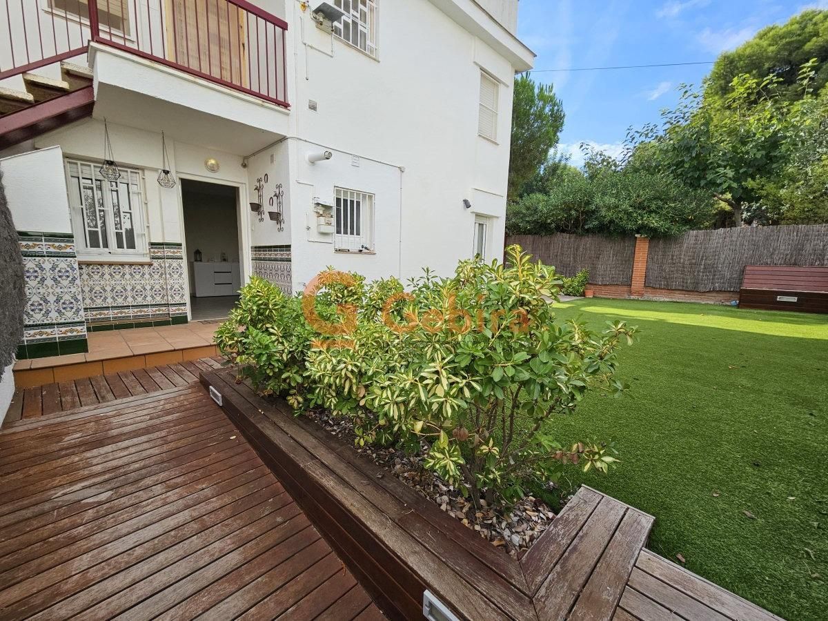 Jardí de Planta baixa de lloguer en Cunit amb Aire condicionat i Terrassa