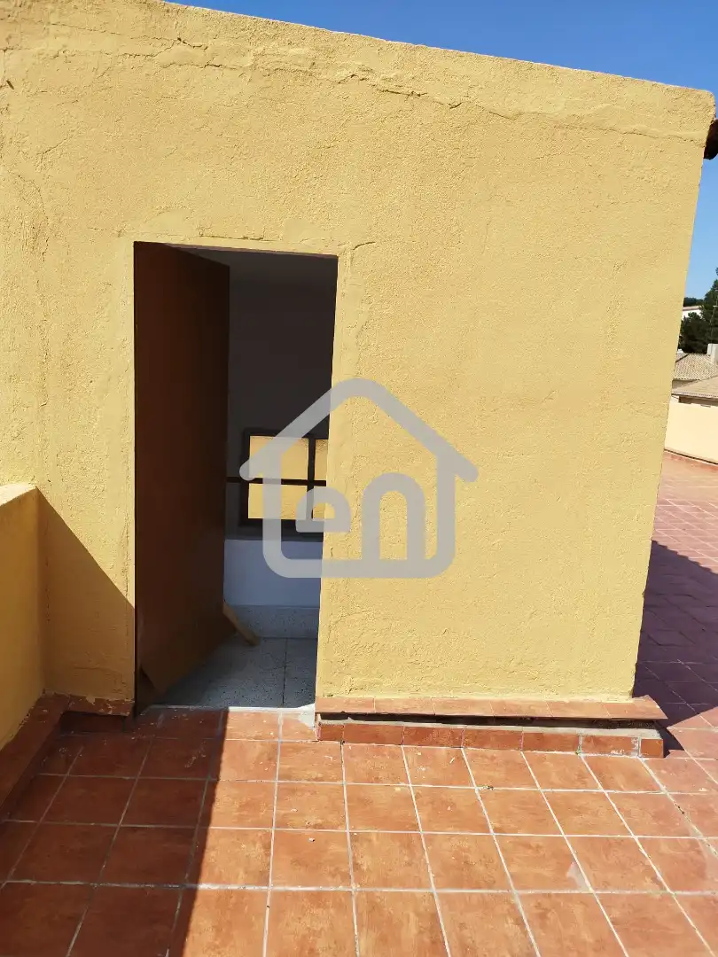 Außenansicht von Gebäude zum Verkauf in Requena