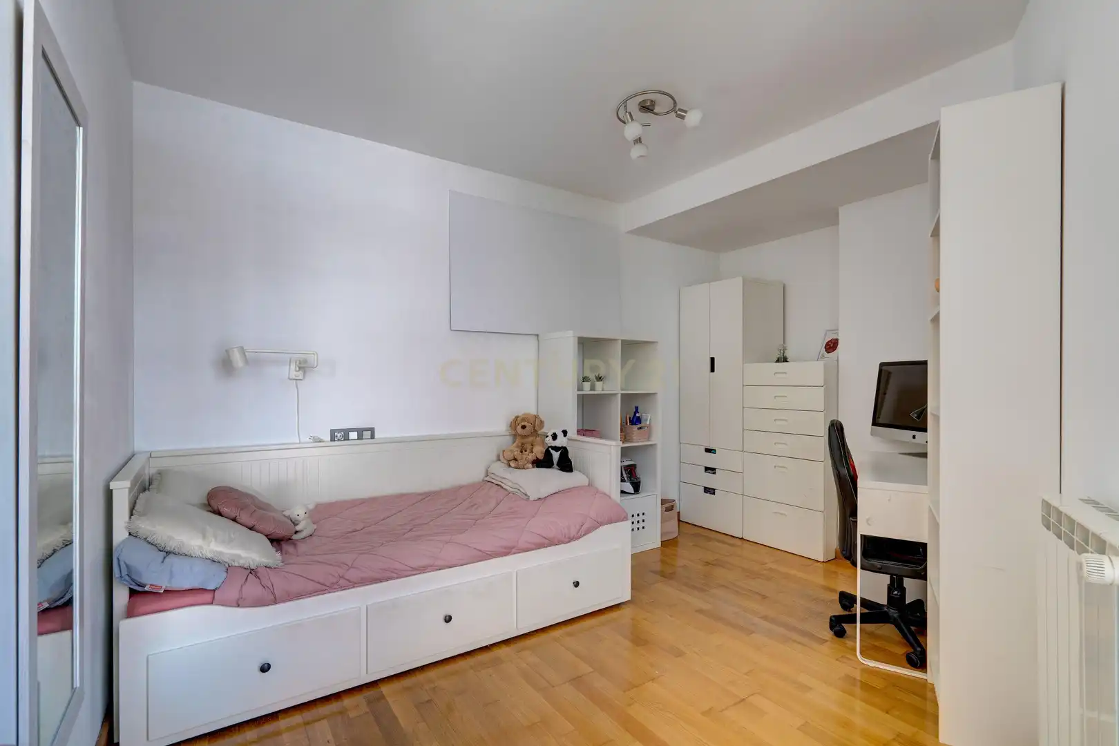 Habitación de Dúplex en venta en Irun  con Trastero, Horno y Lavadora