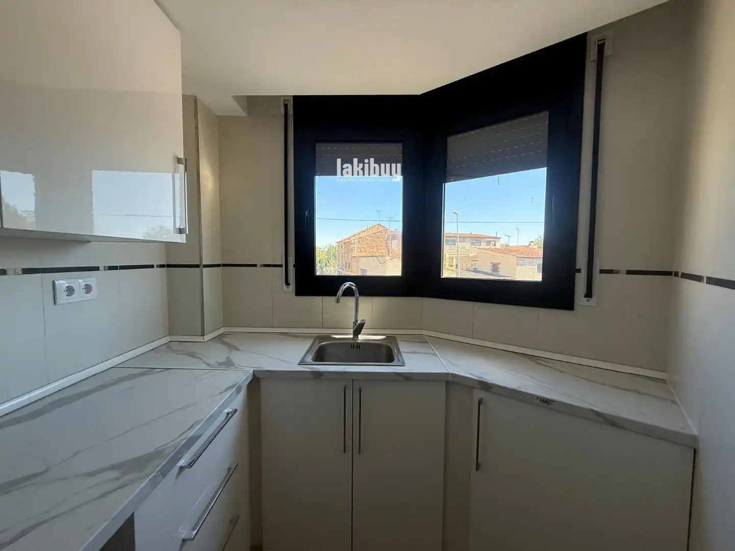 Cocina de Piso en venta en La Fuliola con Calefacción y Alarma