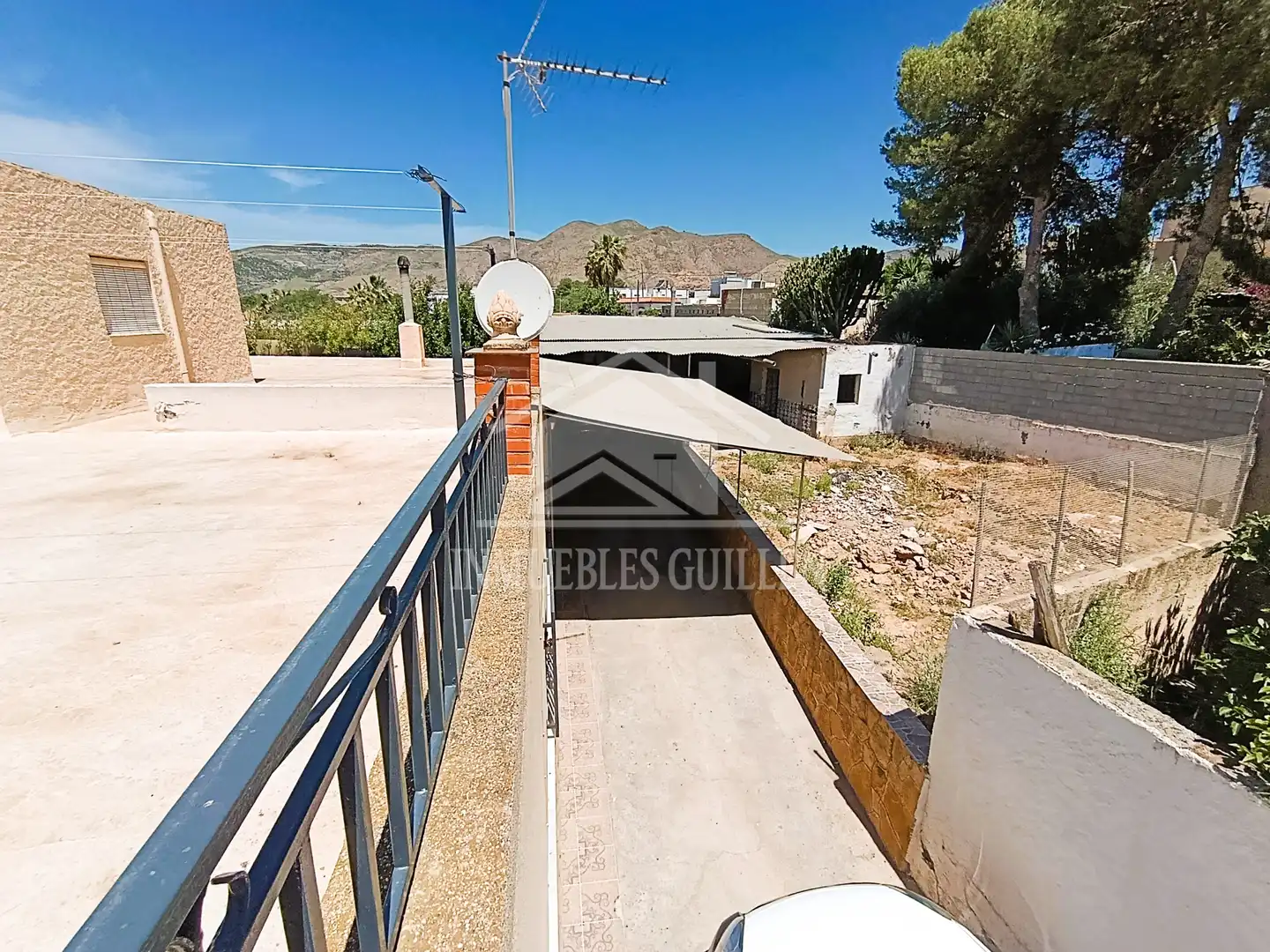 Vista exterior de Casa o xalet en venda en Berja amb Aire condicionat, Jardí privat i Terrassa