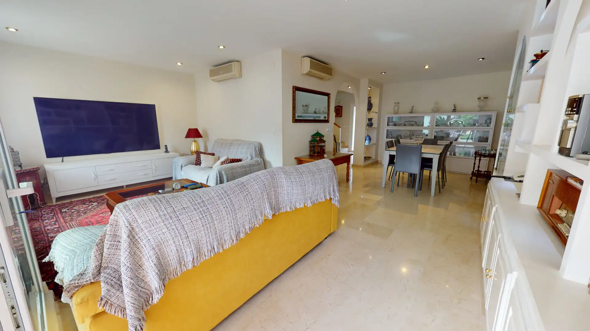 Sala d'estar de Casa adosada en venda en Alicante / Alacant amb Aire condicionat, Calefacció i Jardí privat