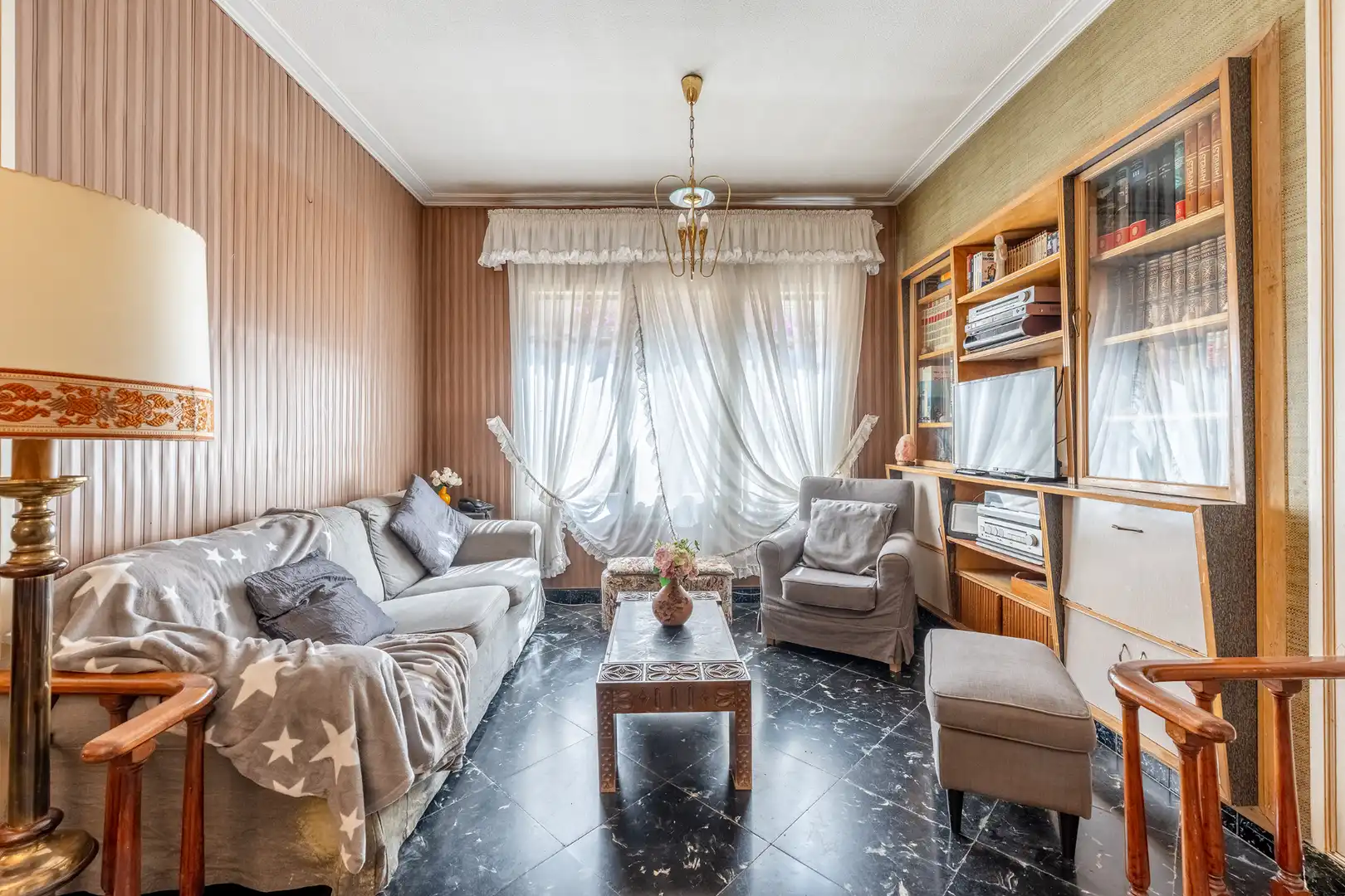 Sala d'estar de Casa adosada en venda en Barcelona amb Calefacció, Jardí privat i Terrassa