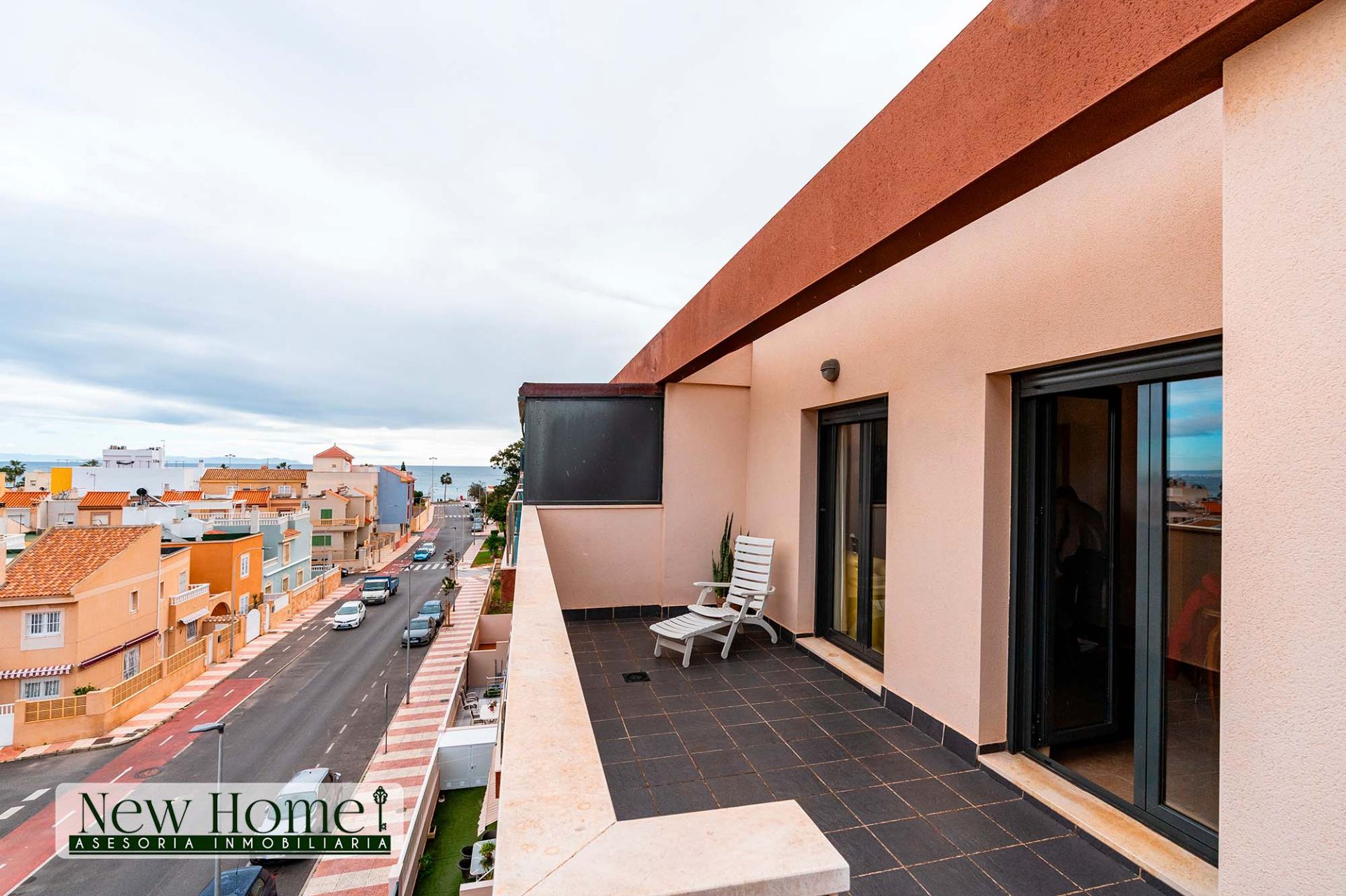 Terrassa de Àtic en venda en Roquetas de Mar amb Terrassa, Piscina i Moblat