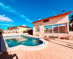 Vista exterior de Casa o xalet en venda en Molina de Segura amb Aire condicionat, Terrassa i Piscina