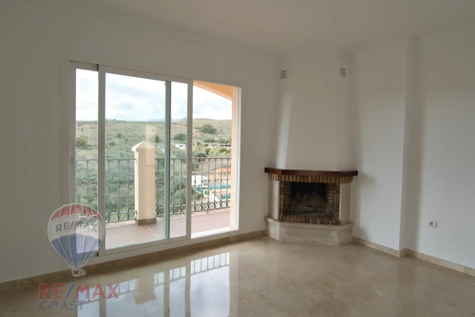 Living room of Detached homes for sale in Mijas  with Air Conditioner, Heating and Private garden