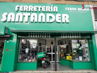 Local comercial en venda a Calle del Marqués de la Hermida