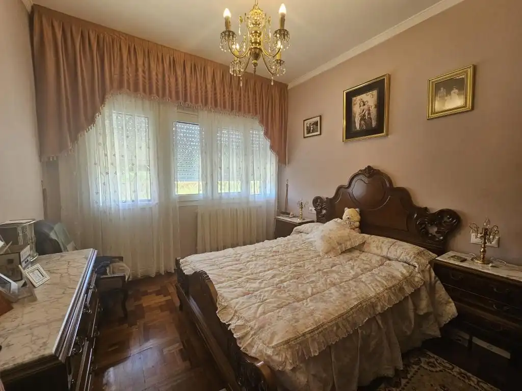 Dormitori de Casa o xalet en venda en Boiro amb Calefacció, Parquet i Terrassa