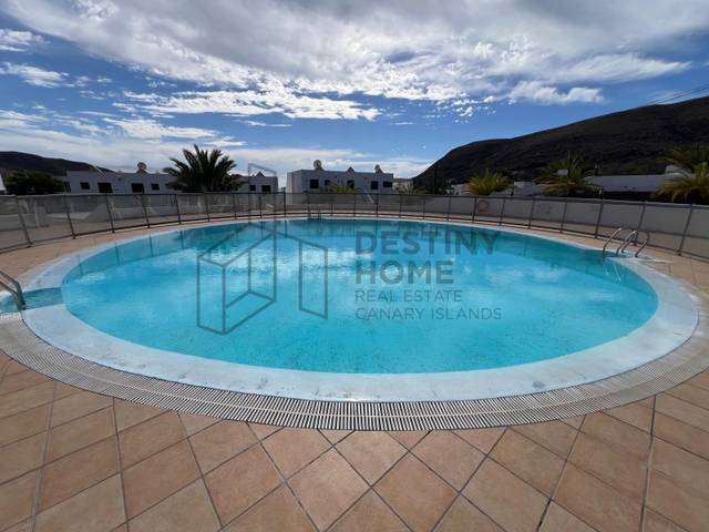 Apartamento en Venta en Las Palmeras en Giniginamar