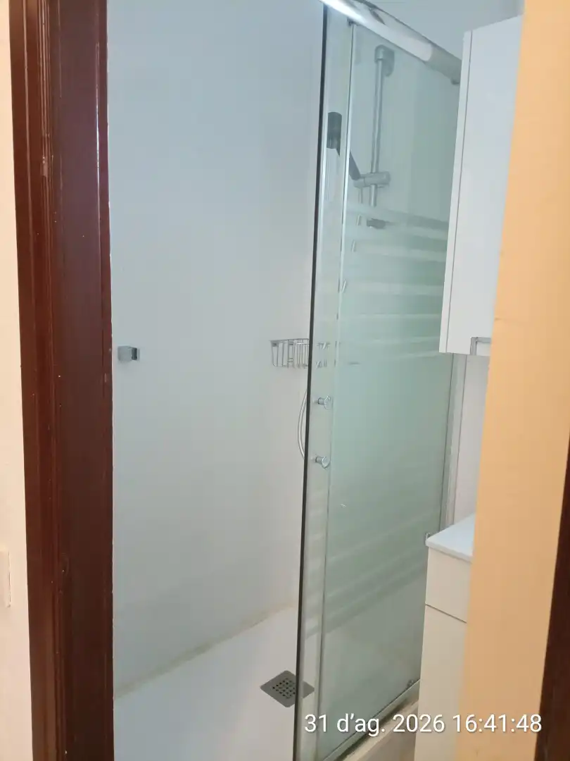 Bathroom of Flat for rent in Barcelona  with Air Conditioner, Heating and Furnished