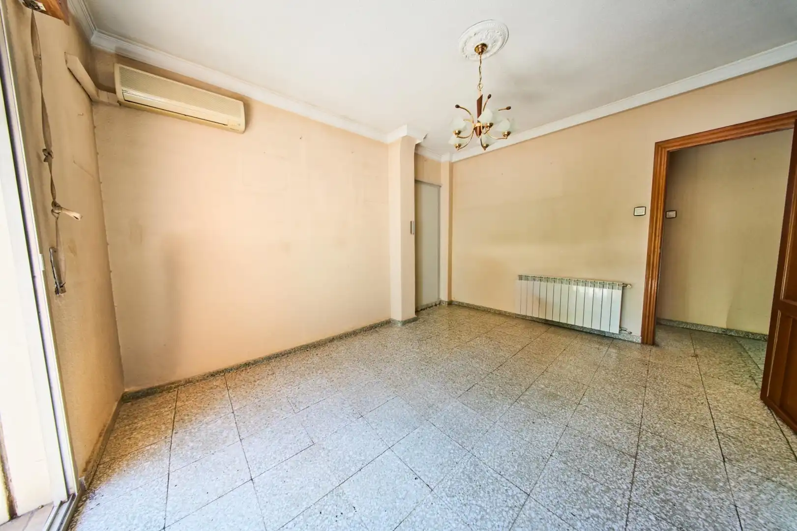 Habitación de Piso en venta en Granada con Calefacción