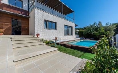 Piscina de Casa o xalet en venda en Cunit amb Aire condicionat, Calefacció i Jardí privat