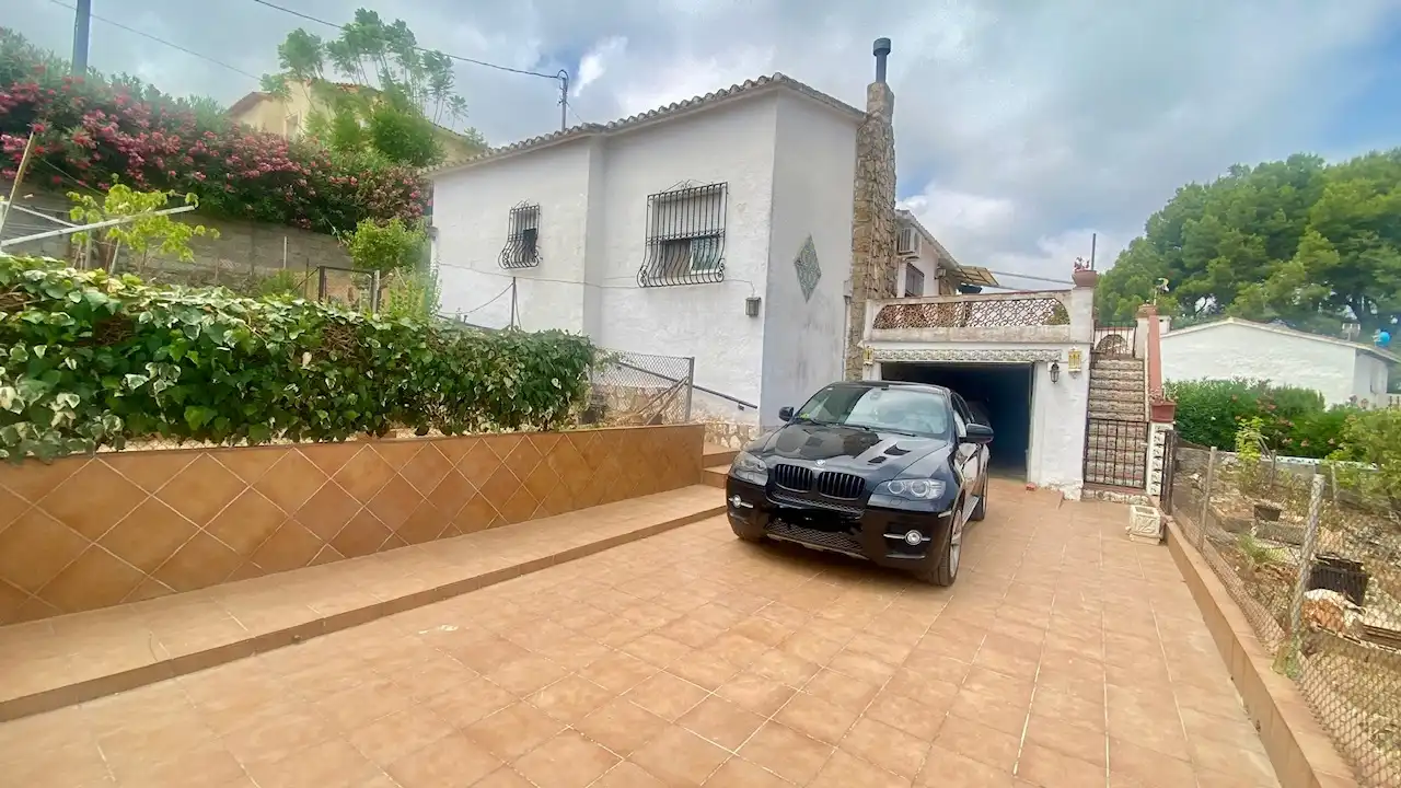 Villa con terrazza in vendita a El Montgó