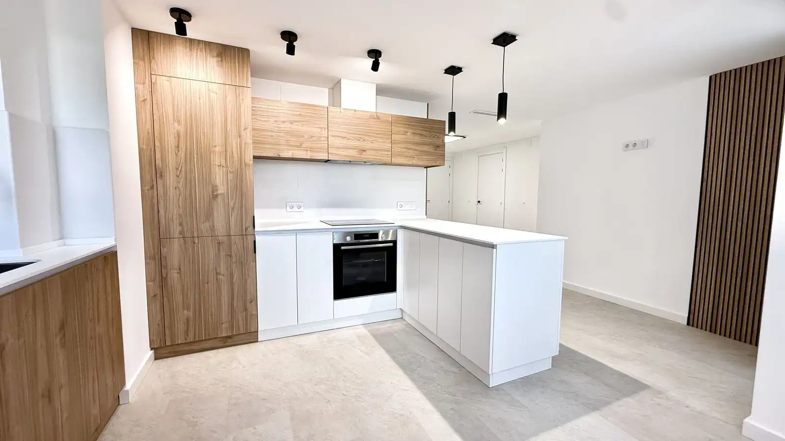 Cuina de Apartament en venda en Estepona amb Terrassa, Traster i Moblat