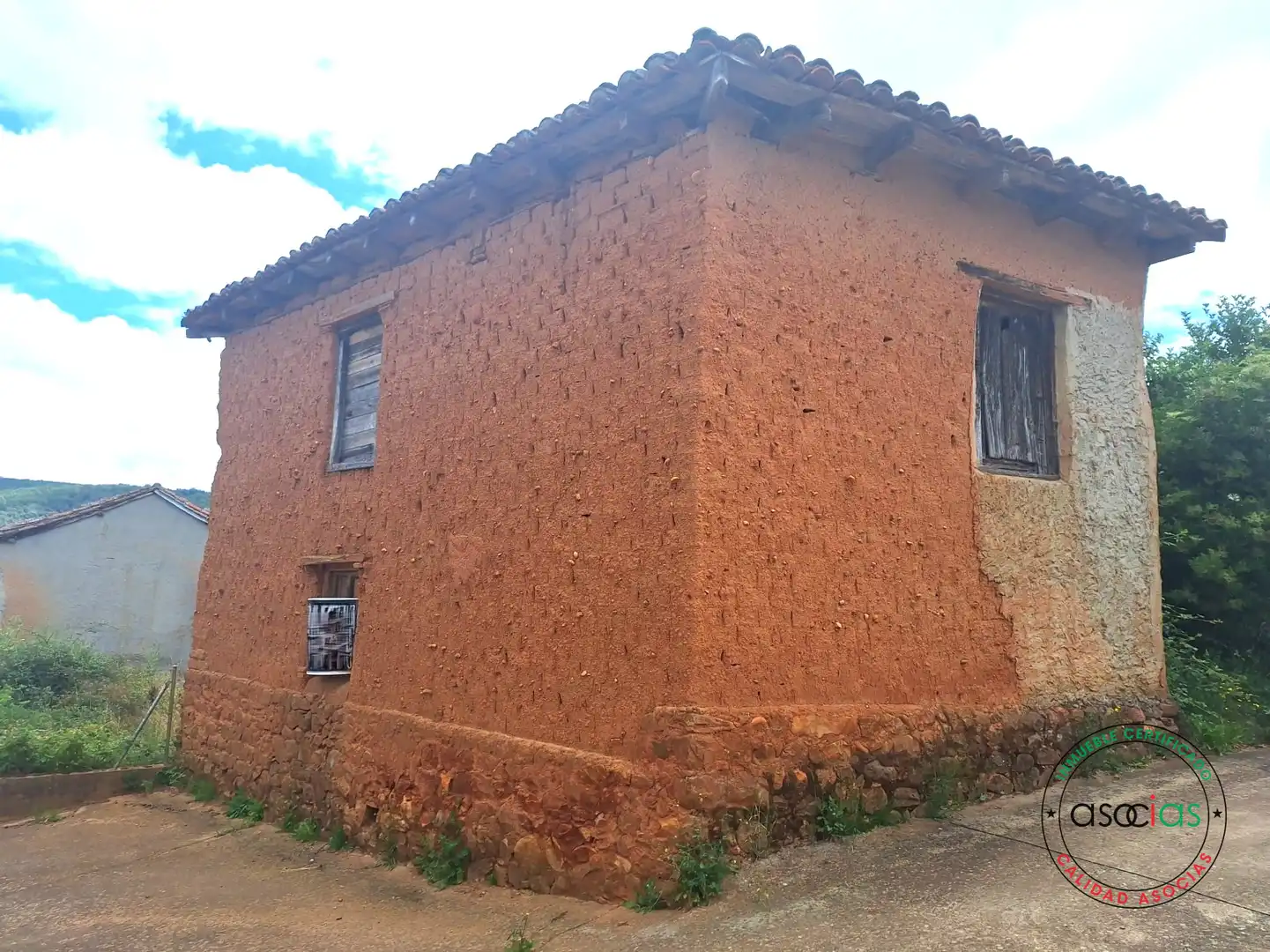 Vista exterior de Casa o xalet en venda en Santa Colomba de Curueño amb Jardí privat