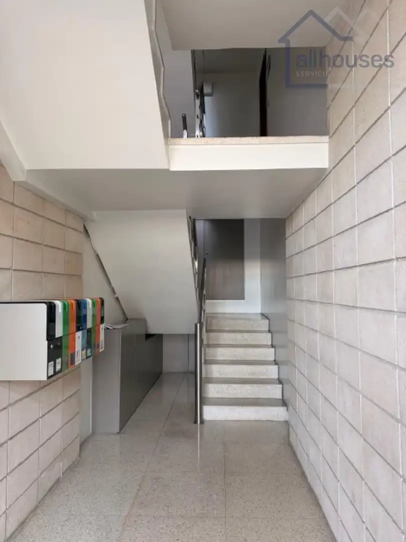 Loft de alquiler en Vigo  con Calefacción, Trastero y Amueblado