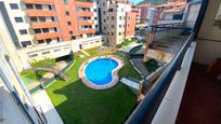 Piscina de Àtic en venda en Castro-Urdiales amb Calefacció, Jardí privat i Parquet