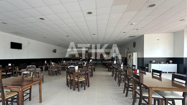 Local comercial en Alquiler en Santa Ana