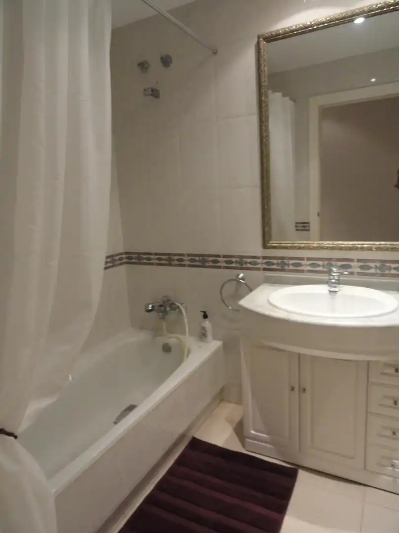 Baño de Piso de alquiler en Torremolinos con Aire acondicionado, Parquet y Terraza