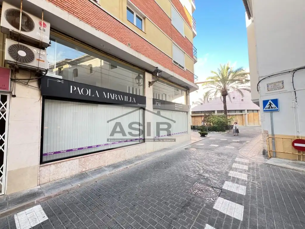 Vista exterior de Local en venta en Algemesí con Aire acondicionado