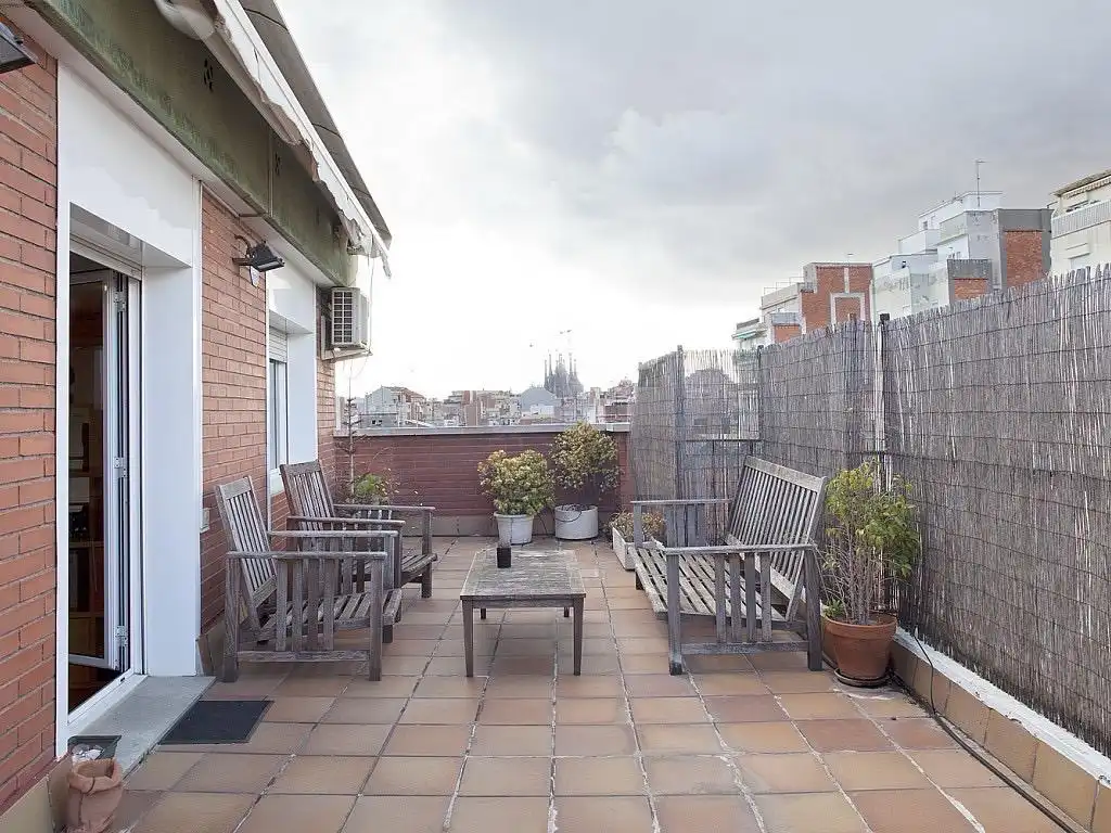 Penthouse mit Aufzug zum Verkauf in Eixample