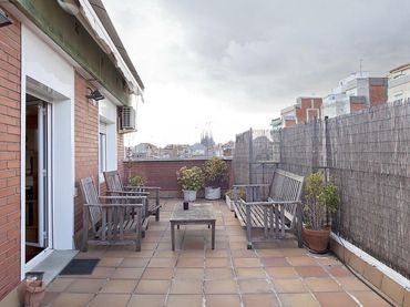 Penthouse mit Aufzug zum Verkauf in Eixample