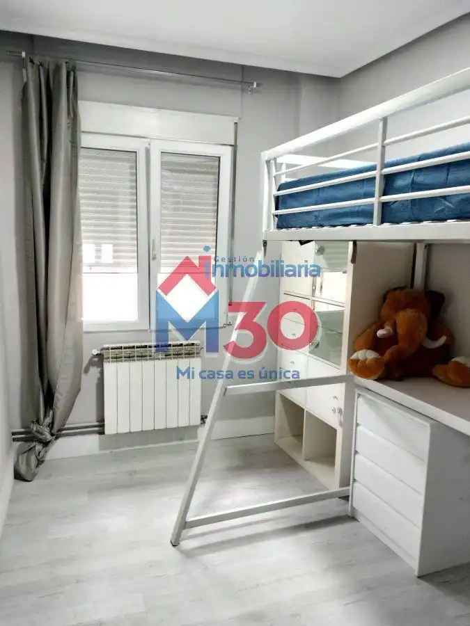 Habitación de Apartamento en venta en Miranda de Ebro con Calefacción y Trastero