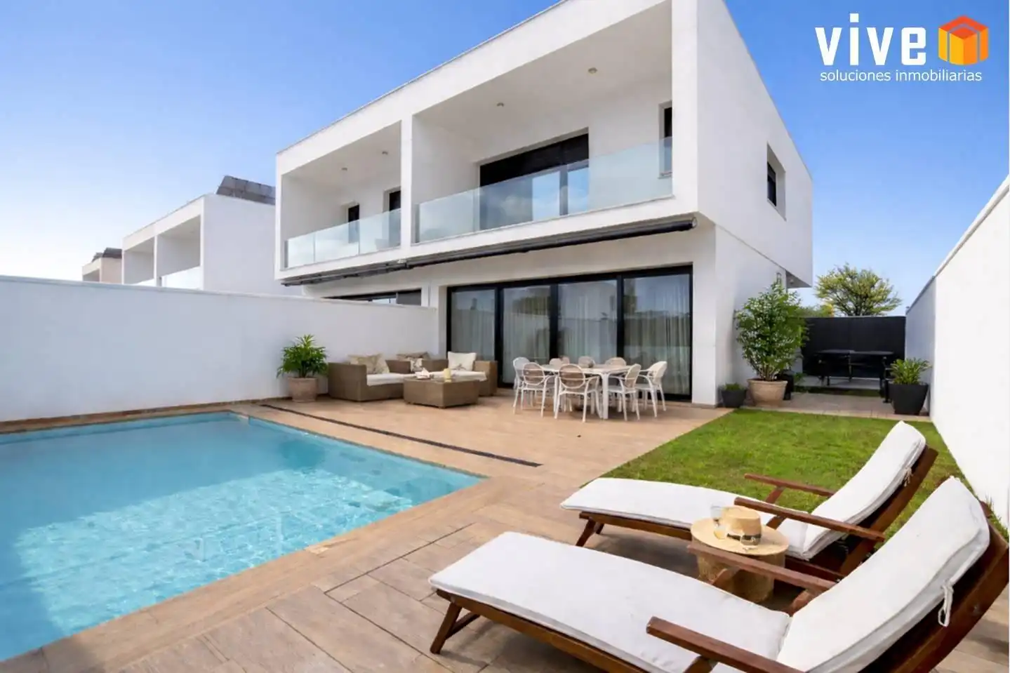 Terraza de Casa adosada en venta en Mairena del Aljarafe con Aire acondicionado, Calefacción y Jardín privado