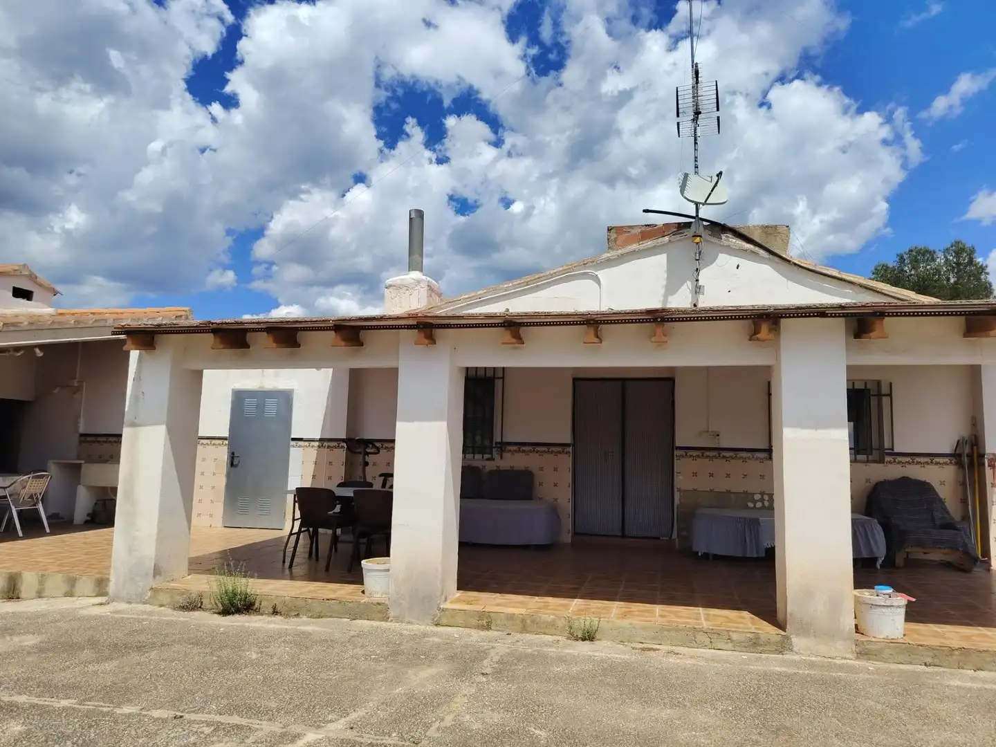 Exterior view of Houses for sale in Navarrés  with Air Conditioner, Private garden and Storage room