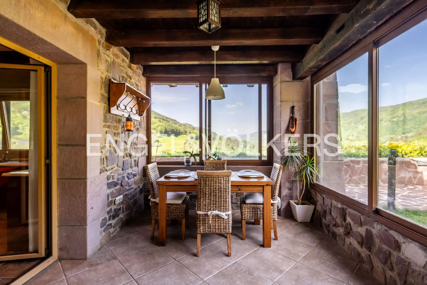 Comedor de Casa o chalet en venta en Elduain con Calefacción, Jardín privado y Terraza