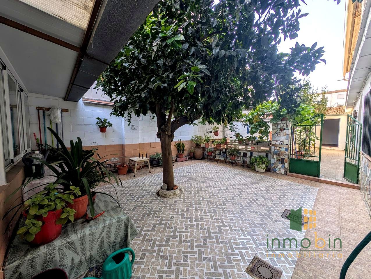 Terrace of House or chalet for sale in Don Benito  with Private garden, Storage room and Furnished
