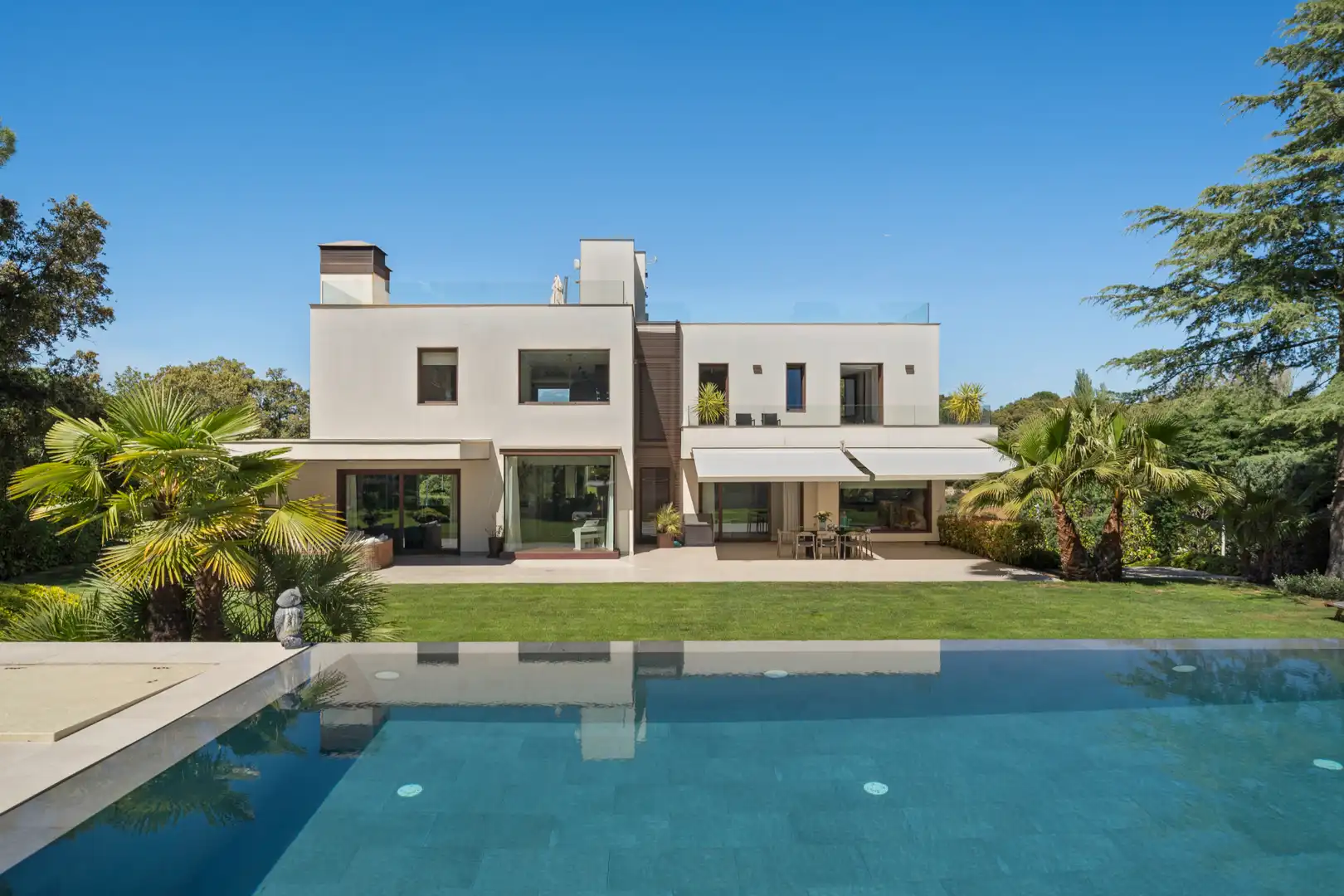 Vista exterior de Casa o chalet en venta en Las Rozas de Madrid con Aire acondicionado, Calefacción y Jardín privado