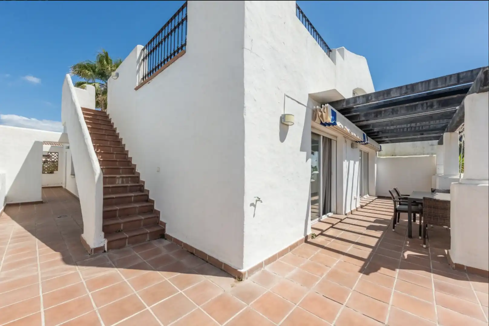 Terrasse von Maisonette zum Verkauf in Marbella mit Terrasse, Möbliert und Gemeinschaftspool