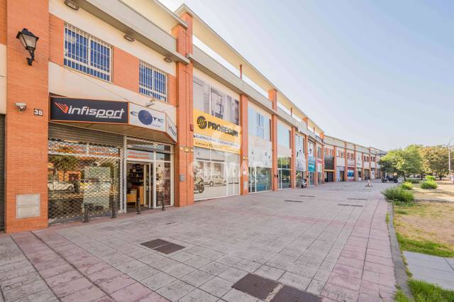 Local comercial en Venta en Parque Alcosa