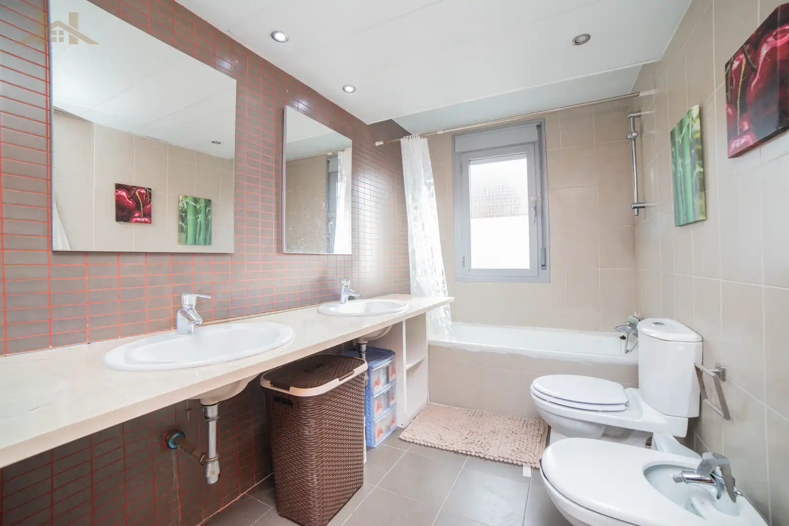 Baño de Casa o chalet en venta en Arroyomolinos (Madrid) con Aire acondicionado, Calefacción y Jardín privado