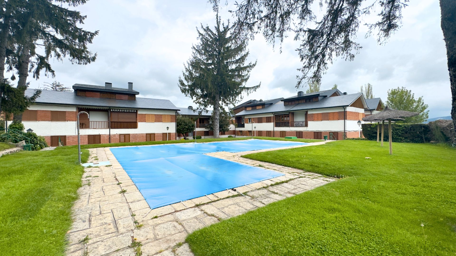 Piscina de Àtic en venda en Navacerrada amb Calefacció i Piscina comunitària