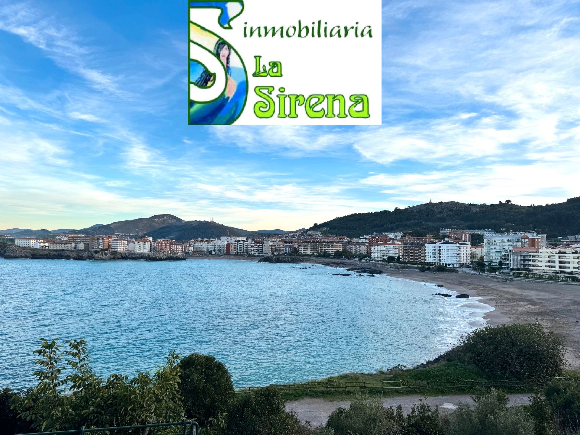 Vista exterior de Piso en venta en Castro-Urdiales con Calefacción, Terraza y Amueblado