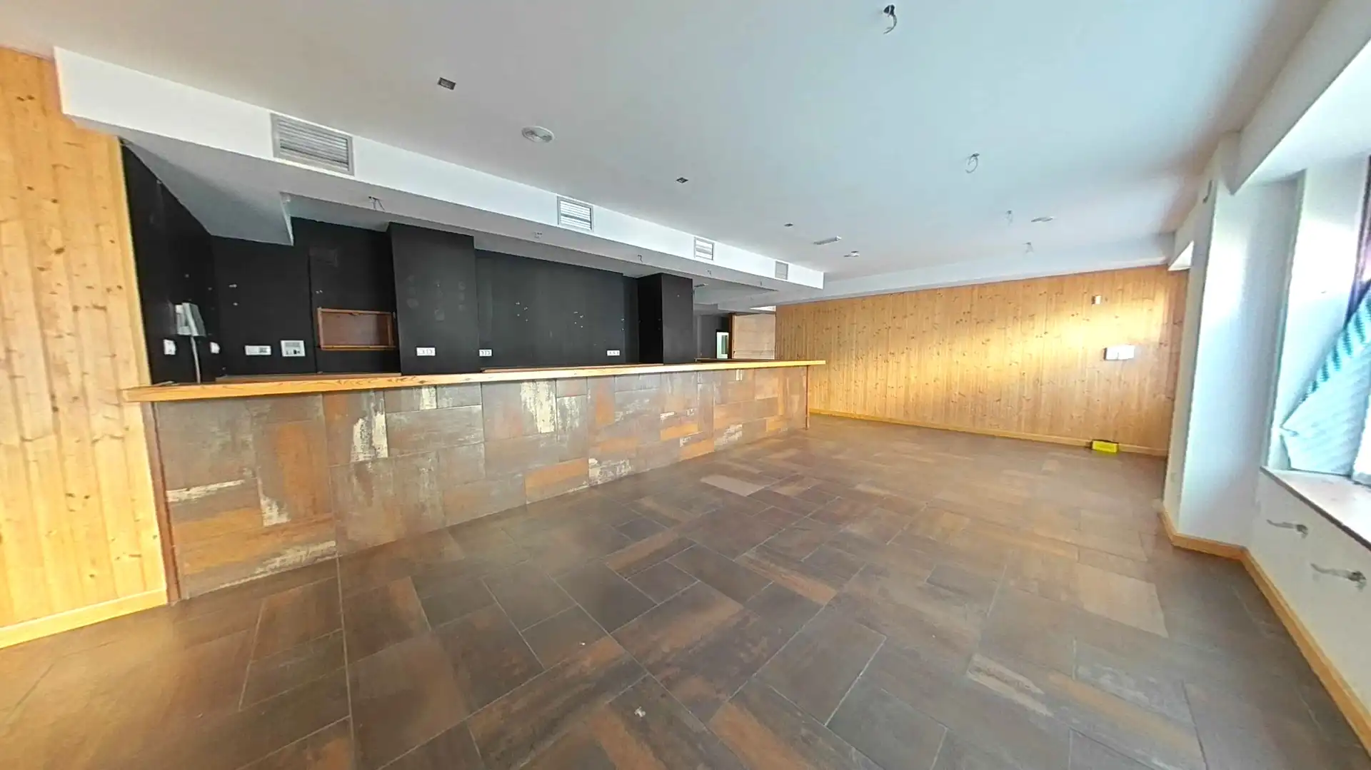 Local en venta en Pradoluengo