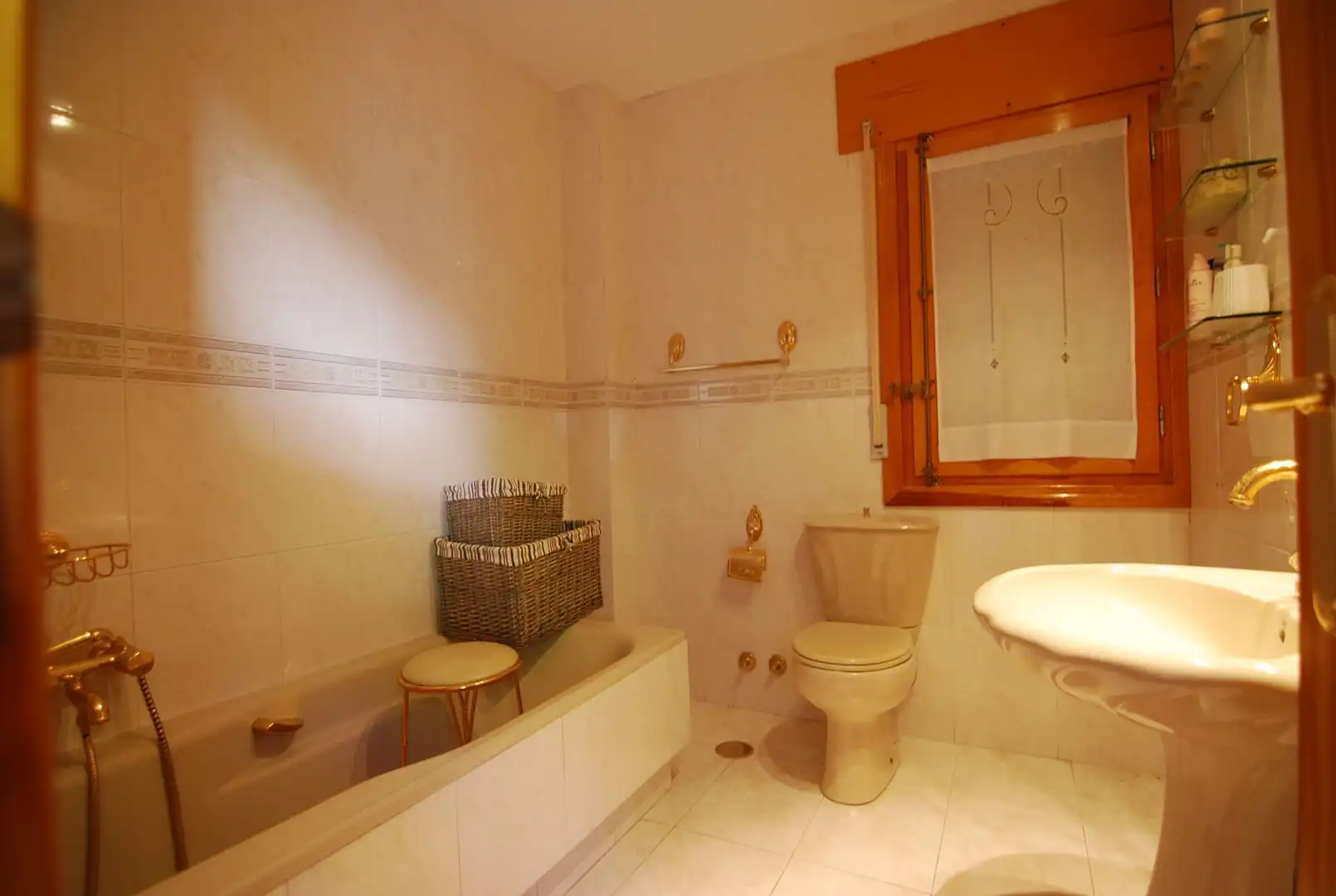 Bathroom of Houses for sale in Chinchón  with Air Conditioner and Heating