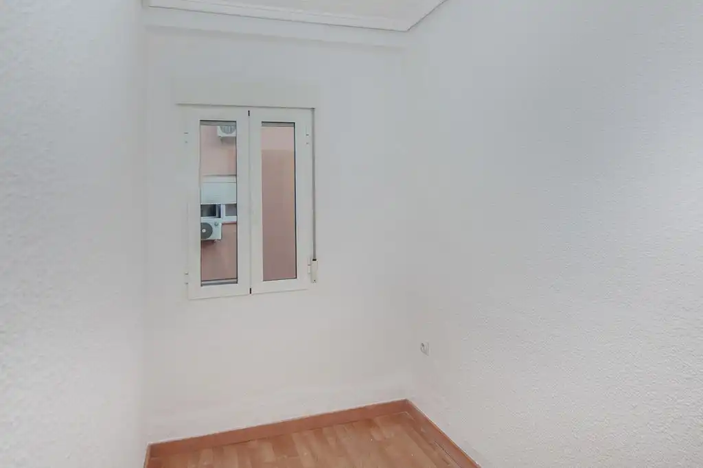 Habitación de Piso en venta en Avenida de la Paz  