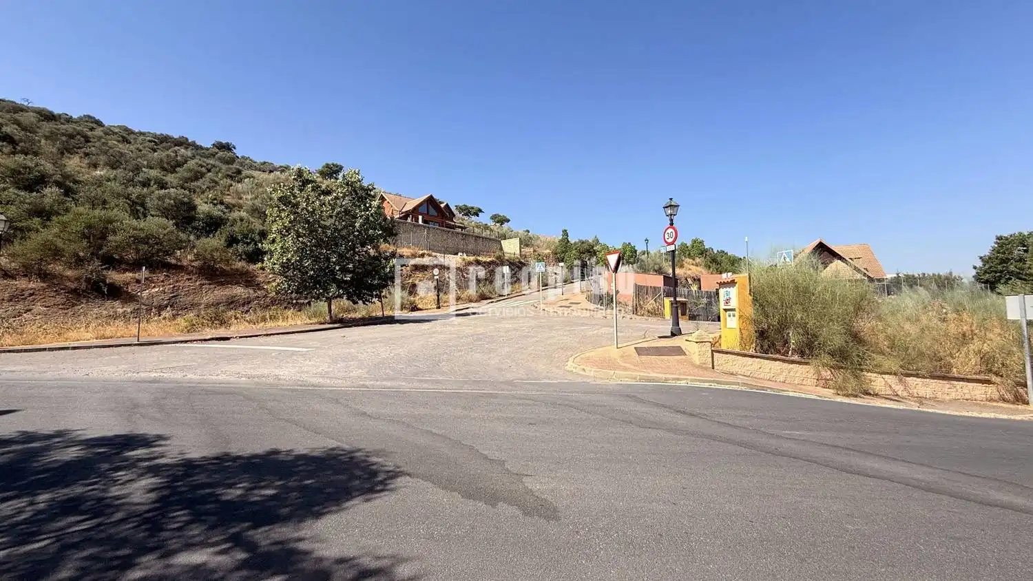Haus oder Chalet zum Verkauf in Casabermeja mit Privatgarten, Terrasse und Abstellraum