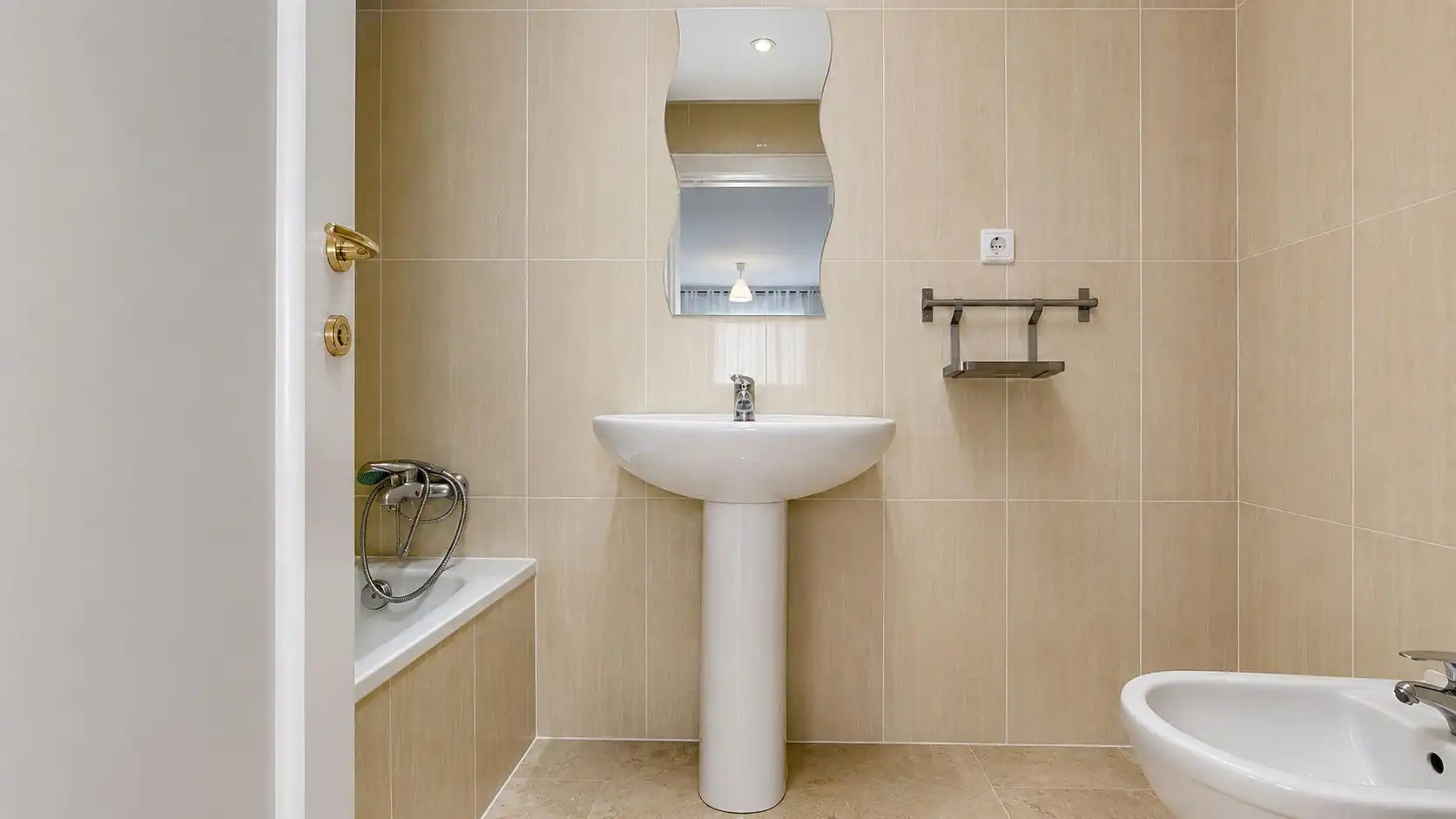 Baño de Apartamento en venta en Manilva con Aire acondicionado, Amueblado y Piscina comunitaria